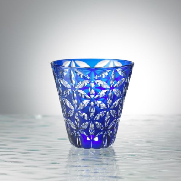 Edo Kiriko, Verre multifonctionne, motif de feuilles de chanvre, lapis-lazuli (bleu),  Hanasho, Ø 9.0 × H 9.0 cm, Artisanat traditionnel de Tokyo, fait main