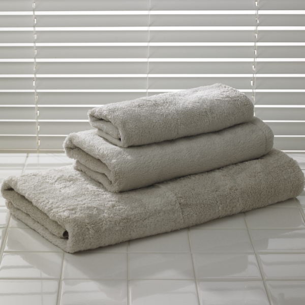  Ensemble de serviettes “SOFT”- Ensemble de 3 pièces (serviette de bain, serviette à mains, gant de toilette), côton durable, serviettes Uchino, norme internationale de sécurité : adaptées pour les bébés