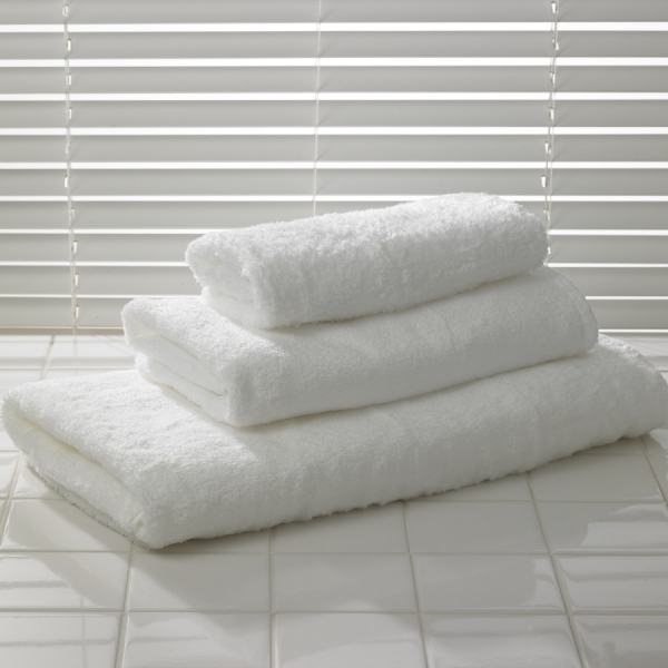  Ensemble de serviettes “SOFT”- Ensemble de 3 pièces (serviette de bain, serviette à mains, gant de toilette), côton durable, serviettes Uchino, norme internationale de sécurité : adaptées pour les bébés