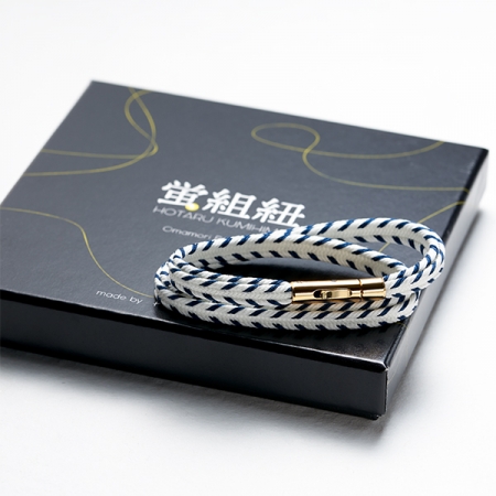 Bracelet - HOTARU KUMIHIMO, indigo, S-35cm, M-40cm, pure soie, phosphorescent, Ryukobo, Tokyo Japon, fait main traditionnel, souvenir, cadeau