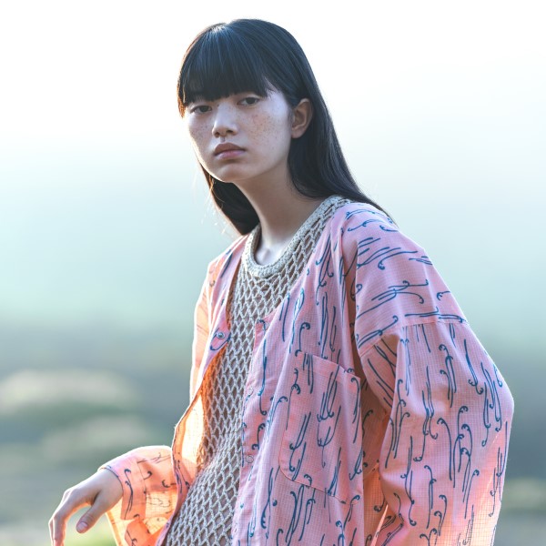 NARABI WARABI/rose – Motif de fougères, chemise « TEWSEN », étoffe wazarashi, chemise de style dabo, unisexe