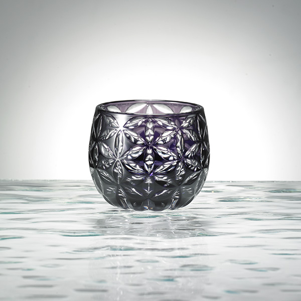 Edo Kiriko,verre,Guinomi,Asa no Ha,raisin,pourpre,Hanasho,feuille de chanvre,saké,artisanat traditionnel,fait main,souvenir,cadeau,fait à la commande