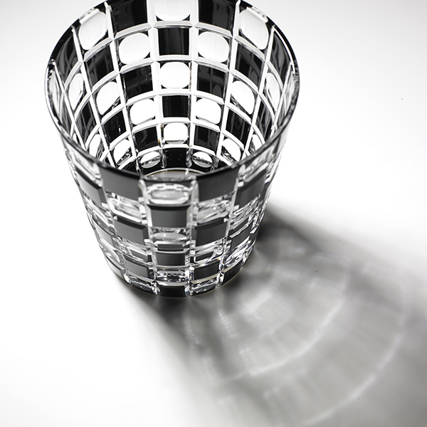 Verre,KUROCO,Pin de Tamachi,Vieux,Motif en damier,Verre noir,350ml,Sake japonais,Moderne,Verre Kimoto,Artisanat traditionnel,Souvenir,Cadeau