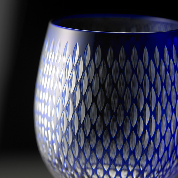 Edo Kiriko,long verre à vin,kometsunagi,lapis-lazuli,bleu,Hanasho, artisanat traditionnel,fait main,souvenir,cadeau,sur commande,Sommet du G8 Toyako '08