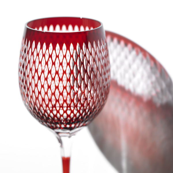 Edo Kiriko,long verre à vin,kometsunagi,rouge foncé,Hanasho, artisanat traditionnel,fait main,souvenir,cadeau,sur commande,Sommet du G8 Toyako '08