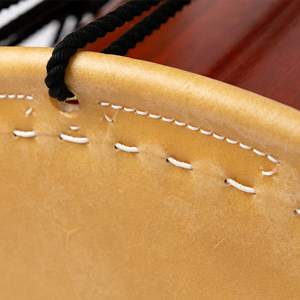 Tambour Jibyoshi-daiko, au corps marron et doré