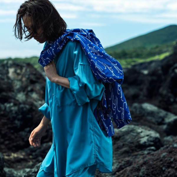 NARABI WARABI/bleue – Motif de fougères, chemise « TEWSEN », étoffe wazarashi, chemise de style dabo, unisexe