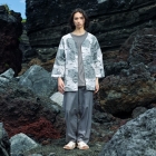 Chemise en tissu de kimono d’été yukata – AYU FROM/grise – Motif de poisson ayu, chemise « TEWSEN », étoffe wazarashi, chemise de style dabo, unisexe