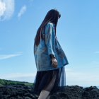 Chemise en tissu de kimono d’été yukata – AYU FROM/bleu marine – Motif de poisson ayu, chemise « TEWSEN », étoffe wazarashi, chemise de style dabo, unisexe